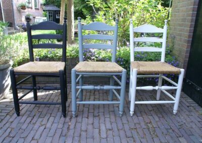 Brocante stoelen € 22,50