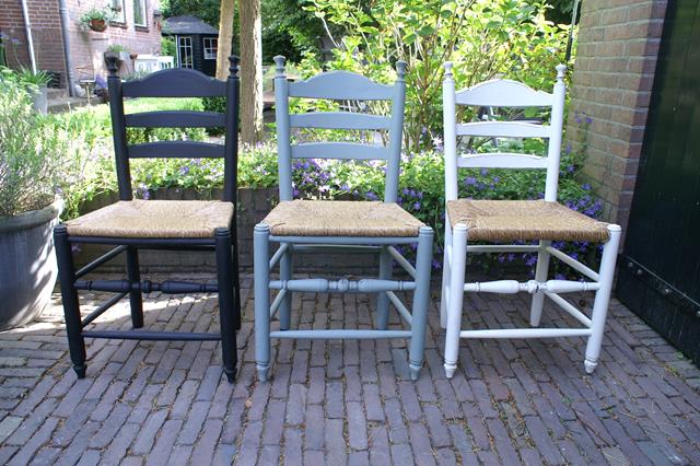 Brocante stoelen € 22,50