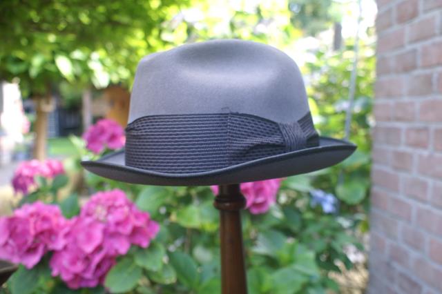 Vintage hoedje € 10,00