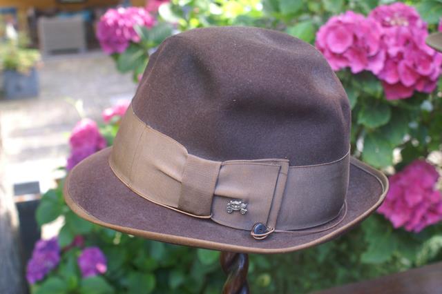 Vintage hoedje € 10,00