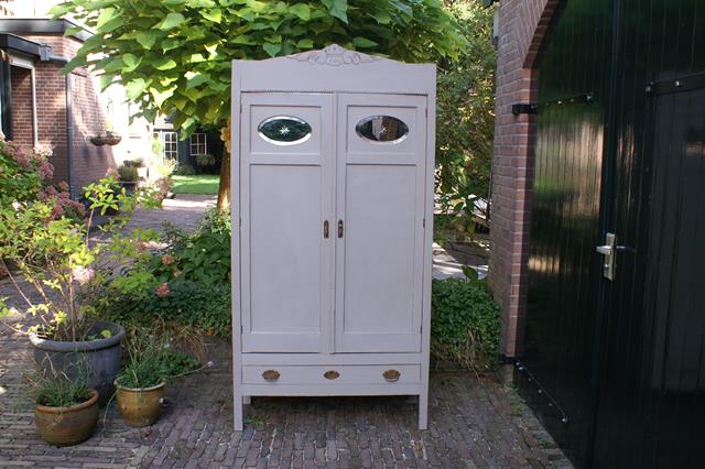Vintage kast € 345,00