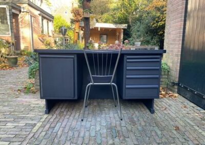 Vintage bureau € 325,00