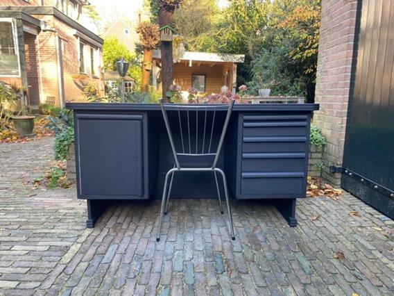 Vintage bureau € 325,00