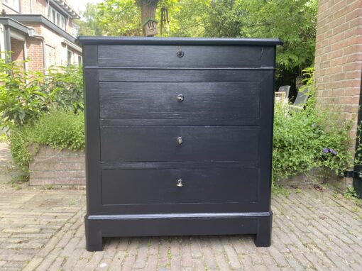 Antieke ladekast. € 245,00
