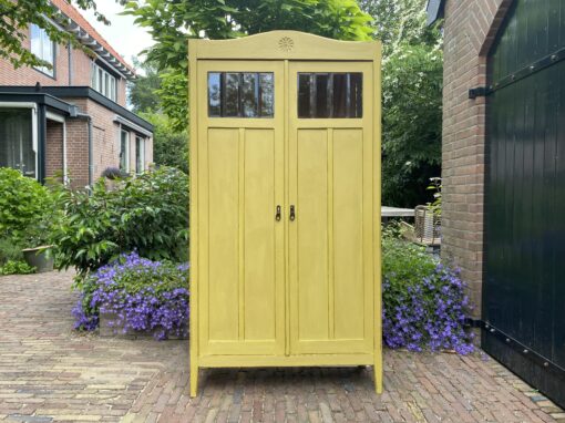 Vintage kast. € 385,00