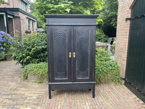 Brocante kast. € 245,00