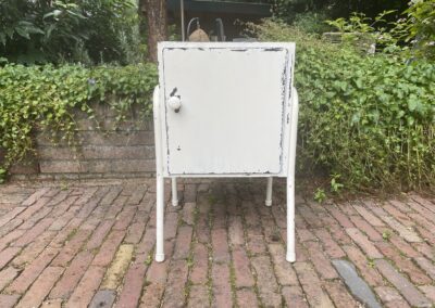 Vintage nachtkastje. € 65,00