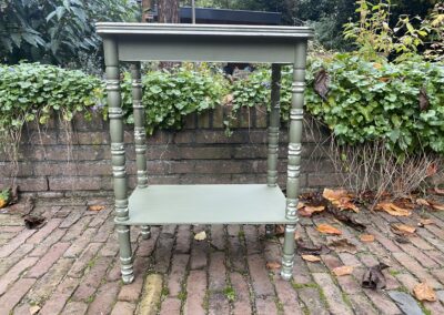 Brocante tafeltje. € 22,50