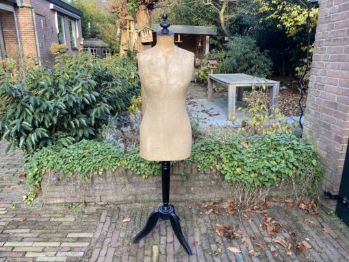 Antieke paspop. € 195,00