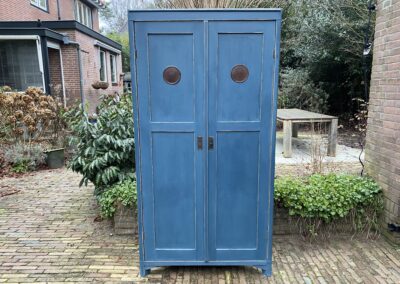 Brocante hoekkast. € 175,00