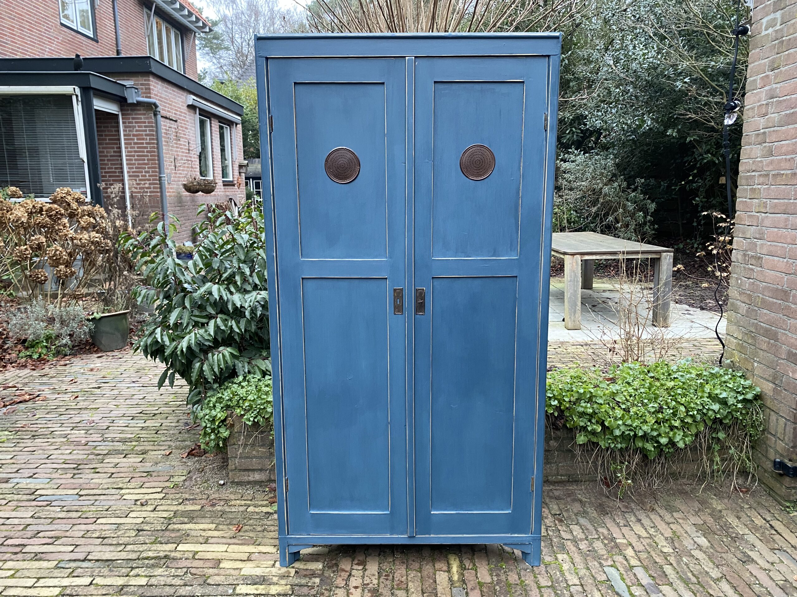 Brocante hoekkast. € 175,00