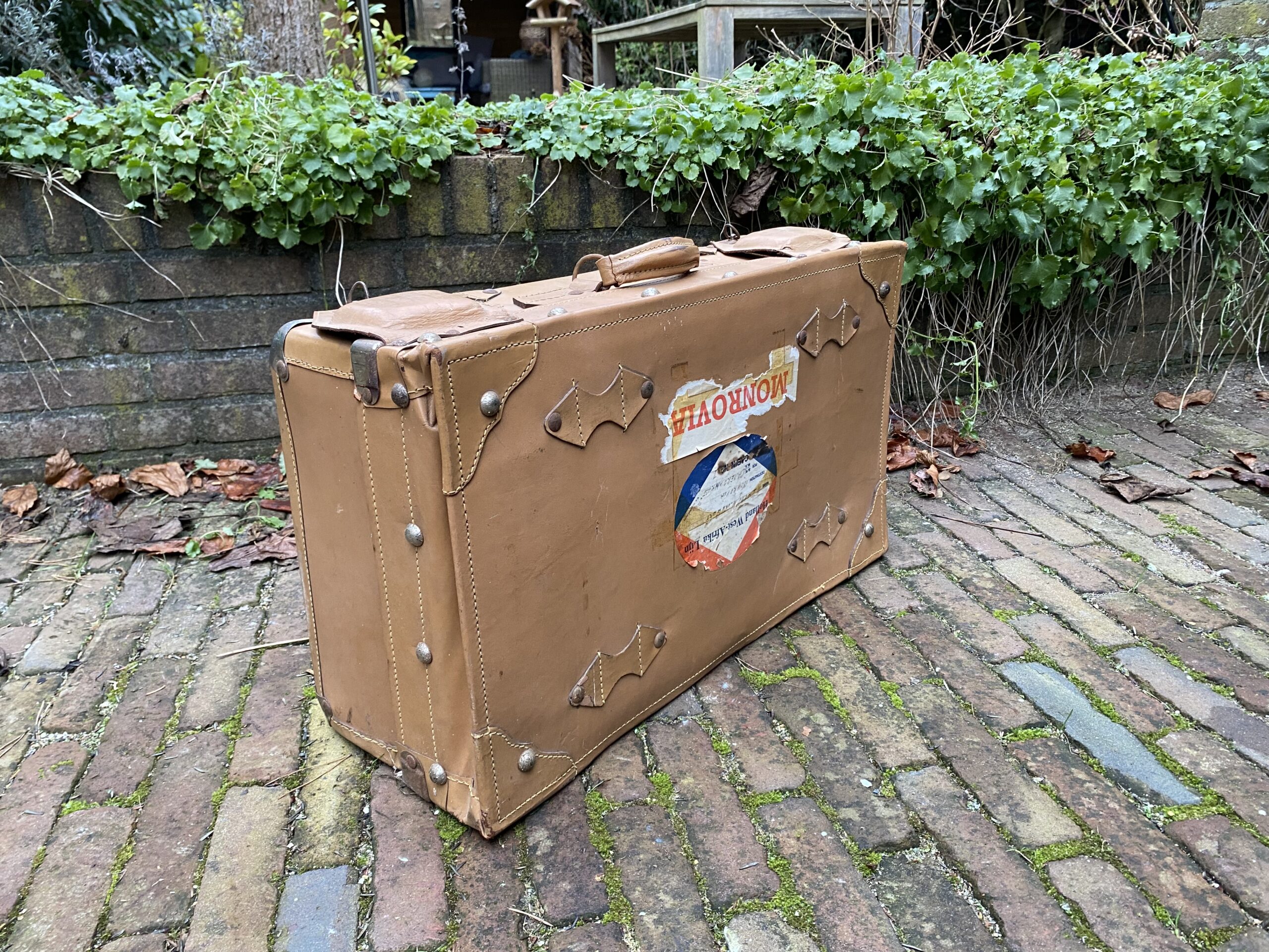 Vintage leren koffer. € 65,00