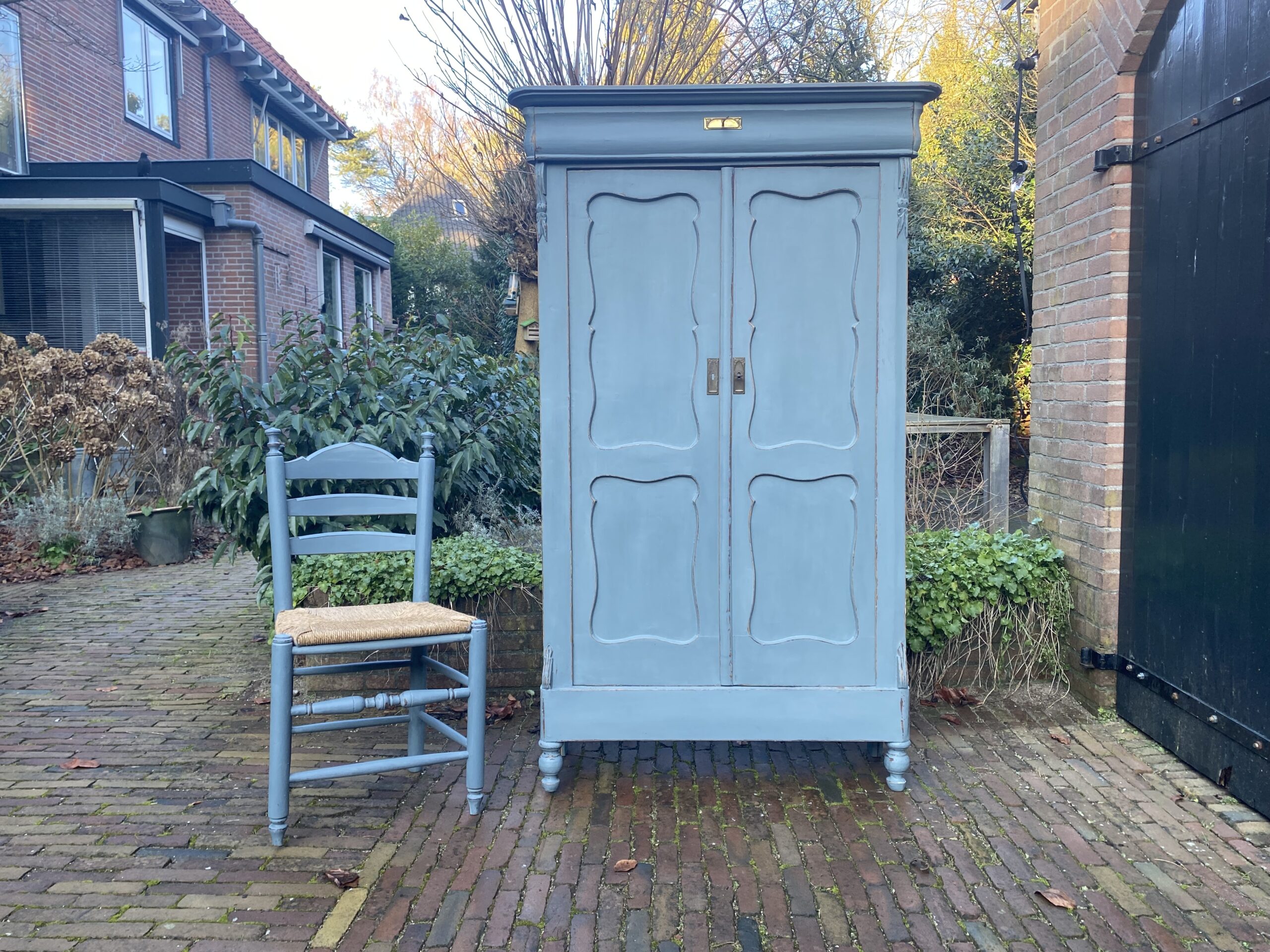 Brocante meidenkastje. € 285,00