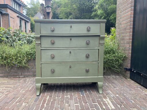 Antieke ladekast. € 245,00