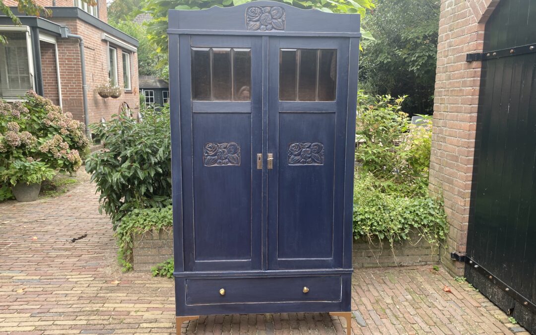 Vintage kast. € 425,00